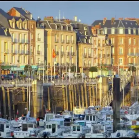 Chez Vincent, 2 Doubles, Avec 1 Salle De Bain Equipees, Avec Acces Prive, Tres Bon Emplacement Dans Dieppe, Au Calme, Avec Parking Gratuit Et Cloture, Terrasse Et Grand Jardin, Simple Et Convivial, Animaux Admis *