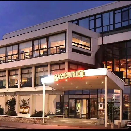 Chez Vincent, 2 Doubles, Avec 1 Salle De Bain Equipees, Avec Acces Prive, Tres Bon Emplacement Dans Dieppe, Au Calme, Avec Parking Gratuit Et Cloture, Terrasse Et Grand Jardin, Simple Et Convivial, Animaux Admis Privat bolig