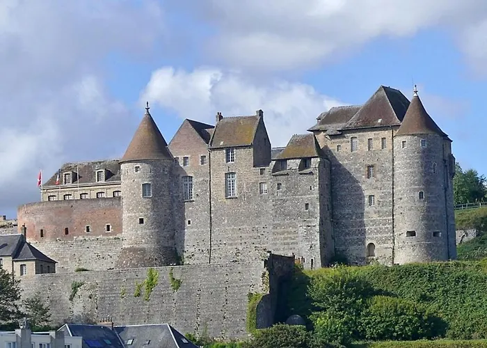 Chez Vincent, 2 Doubles, Avec 1 Salle De Bain Equipees, Avec Acces Prive, Tres Bon Emplacement Dans Dieppe, Au Calme, Avec Parking Gratuit Et Cloture, Terrasse Et Grand Jardin, Simple Et Convivial, Animaux Admis *