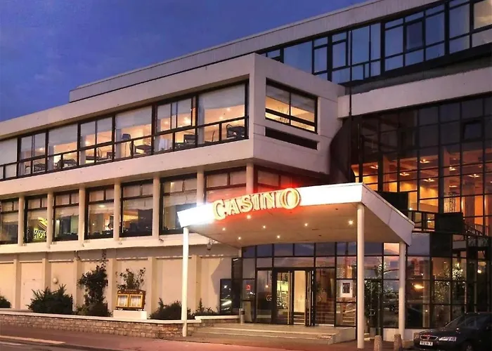 Chez Vincent, 2 Doubles, Avec 1 Salle De Bain Equipees, Avec Acces Prive, Tres Bon Emplacement Dans Dieppe, Au Calme, Avec Parking Gratuit Et Cloture, Terrasse Et Grand Jardin, Simple Et Convivial, Animaux Admis Δωμάτια σε οικογενειακή κατοικία